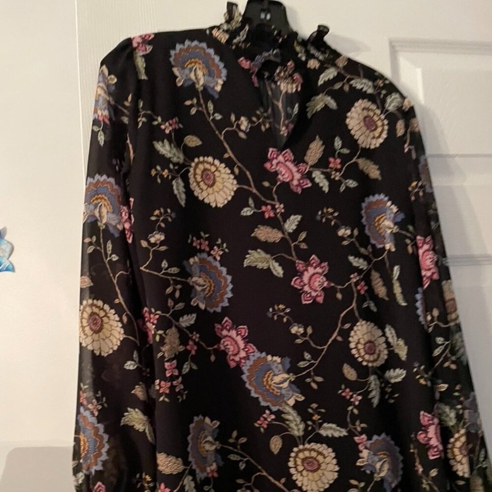 Sheer blouse with ruffle - Picture 4 of 8